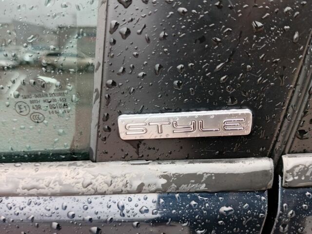 Черный Фольксваген Гольф Плюс, объемом двигателя 1.2 л и пробегом 136 тыс. км за 7650 $, фото 7 на Automoto.ua