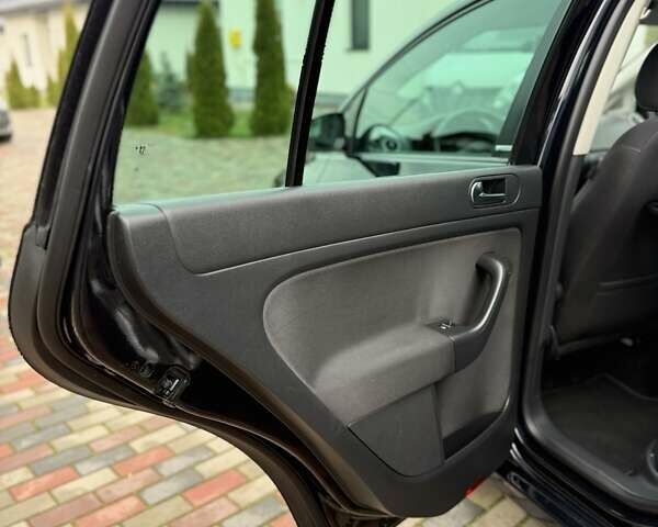 Черный Фольксваген Гольф Плюс, объемом двигателя 1.39 л и пробегом 213 тыс. км за 8590 $, фото 18 на Automoto.ua