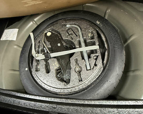 Черный Фольксваген Гольф Плюс, объемом двигателя 1.6 л и пробегом 221 тыс. км за 8700 $, фото 18 на Automoto.ua