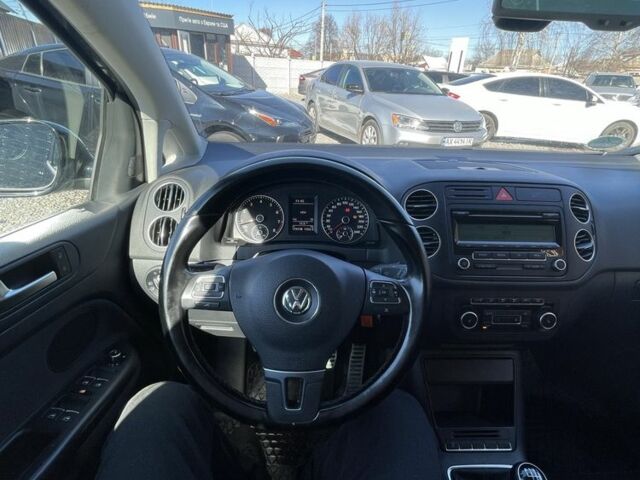 Черный Фольксваген Гольф Плюс, объемом двигателя 1.2 л и пробегом 140 тыс. км за 6800 $, фото 6 на Automoto.ua