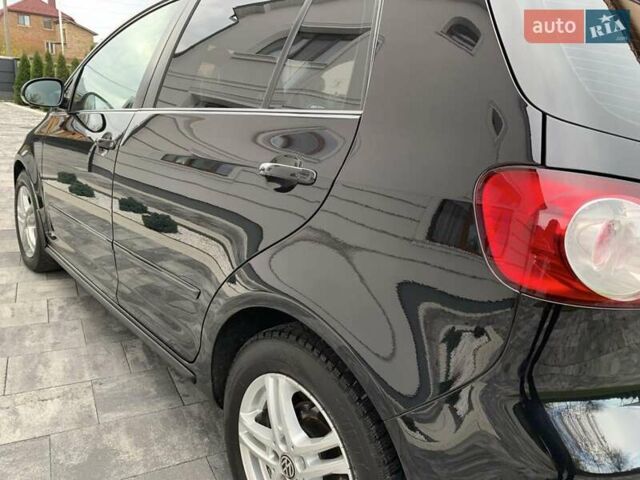 Черный Фольксваген Гольф Плюс, объемом двигателя 1.6 л и пробегом 206 тыс. км за 8300 $, фото 6 на Automoto.ua