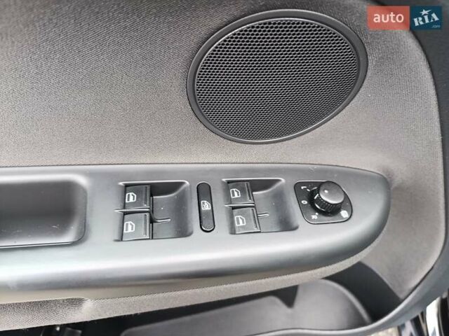 Черный Фольксваген Гольф Плюс, объемом двигателя 1.4 л и пробегом 170 тыс. км за 11200 $, фото 31 на Automoto.ua