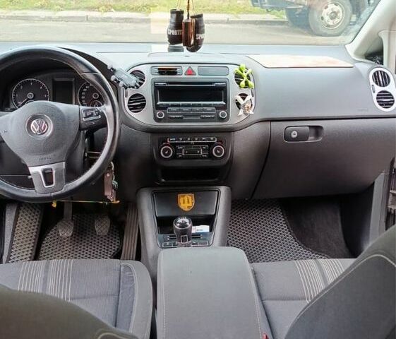 Чорний Фольксваген Golf Plus, об'ємом двигуна 1.6 л та пробігом 330 тис. км за 7000 $, фото 1 на Automoto.ua