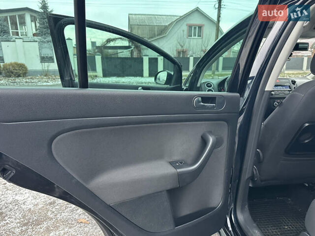 Черный Фольксваген Гольф Плюс, объемом двигателя 1.4 л и пробегом 165 тыс. км за 9300 $, фото 45 на Automoto.ua