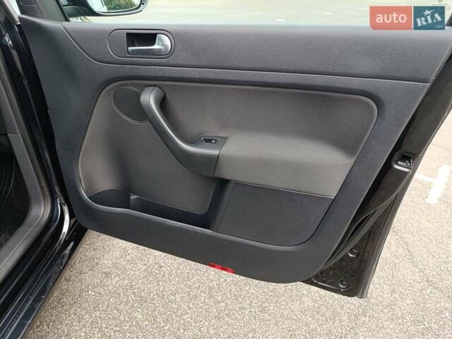 Черный Фольксваген Гольф Плюс, объемом двигателя 1.4 л и пробегом 170 тыс. км за 11200 $, фото 29 на Automoto.ua