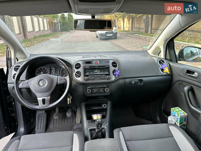Черный Фольксваген Гольф Плюс, объемом двигателя 1.2 л и пробегом 162 тыс. км за 6200 $, фото 12 на Automoto.ua