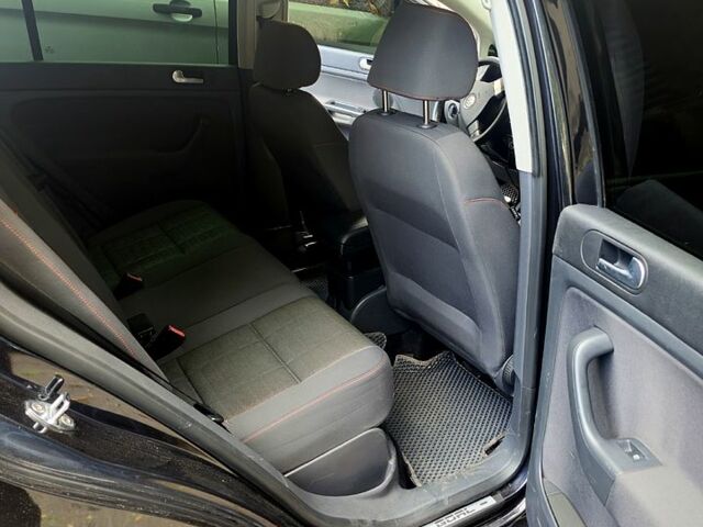 Черный Фольксваген Гольф Плюс, объемом двигателя 1.6 л и пробегом 220 тыс. км за 6000 $, фото 7 на Automoto.ua