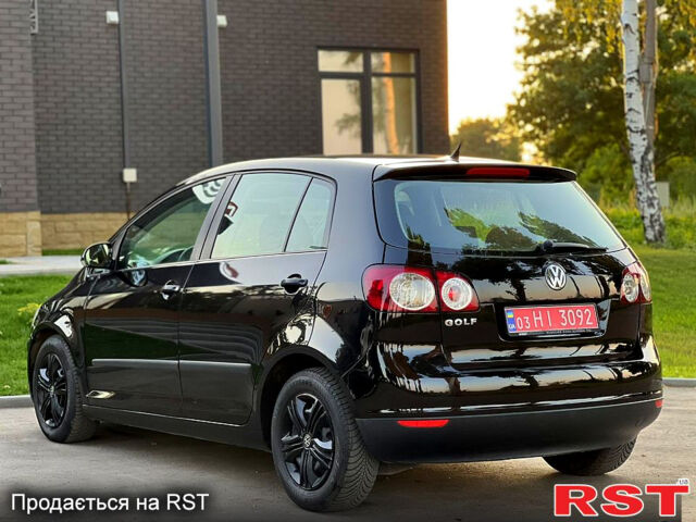Черный Фольксваген Гольф Плюс, объемом двигателя 1.4 л и пробегом 200 тыс. км за 5800 $, фото 2 на Automoto.ua