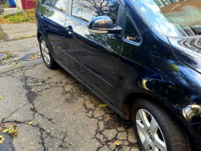 Черный Фольксваген Гольф Плюс, объемом двигателя 1.6 л и пробегом 220 тыс. км за 6000 $, фото 4 на Automoto.ua