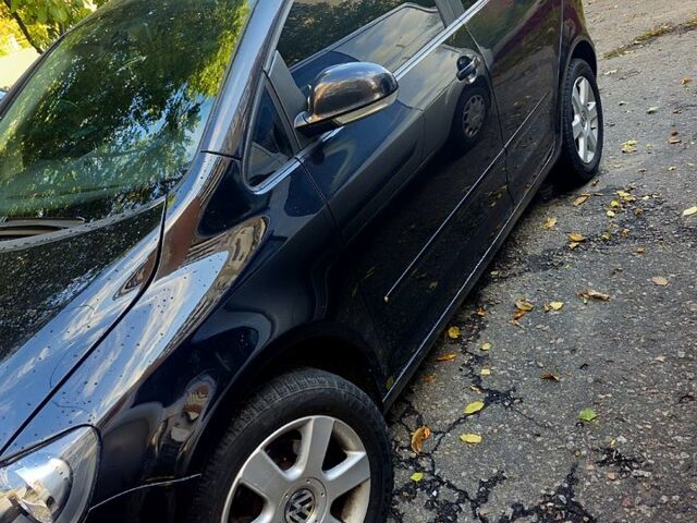 Черный Фольксваген Гольф Плюс, объемом двигателя 1.6 л и пробегом 220 тыс. км за 6000 $, фото 2 на Automoto.ua