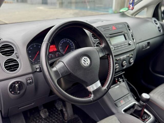 Черный Фольксваген Гольф Плюс, объемом двигателя 1.6 л и пробегом 187 тыс. км за 5999 $, фото 10 на Automoto.ua