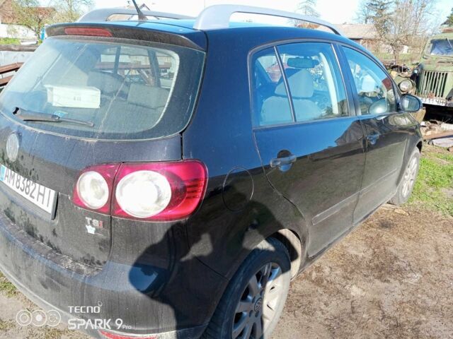 Черный Фольксваген Гольф Плюс, объемом двигателя 1.4 л и пробегом 180 тыс. км за 5100 $, фото 2 на Automoto.ua