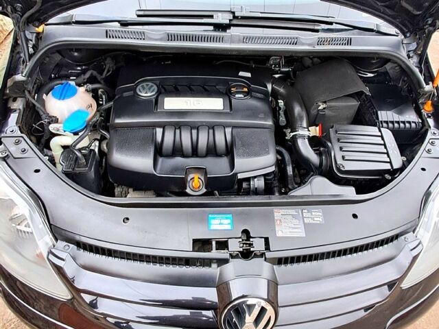 Черный Фольксваген Гольф Плюс, объемом двигателя 1.6 л и пробегом 194 тыс. км за 6800 $, фото 11 на Automoto.ua