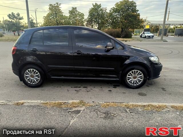 Фольксваген Гольф Плюс 2007 в Днепре (Днепропетровске) на Automoto.ua Черный Фольксваген Гольф Плюс, объемом двигателя 1.6 л и пробегом 197 тыс. км за 6700 $, фото 6 на Automoto.ua