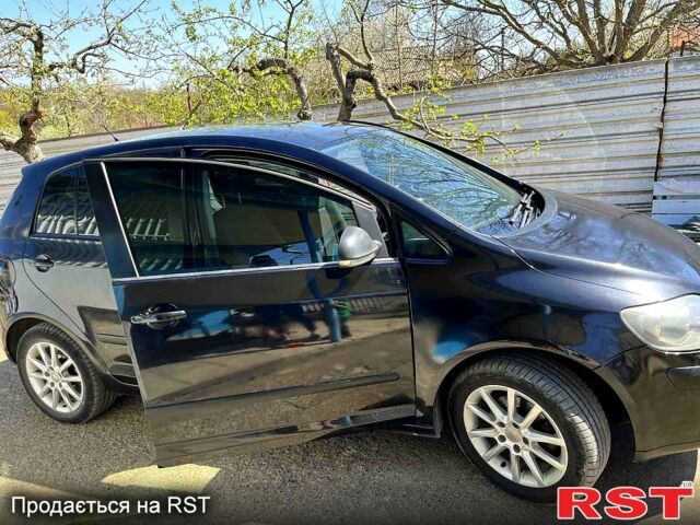 Черный Фольксваген Гольф Плюс, объемом двигателя 1.6 л и пробегом 250 тыс. км за 6300 $, фото 1 на Automoto.ua