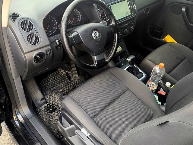 Фольксваген Гольф Плюс 2007 в Днепре (Днепропетровске) на Automoto.ua Черный Фольксваген Гольф Плюс, объемом двигателя 1.6 л и пробегом 197 тыс. км за 6700 $, фото 11 на Automoto.ua