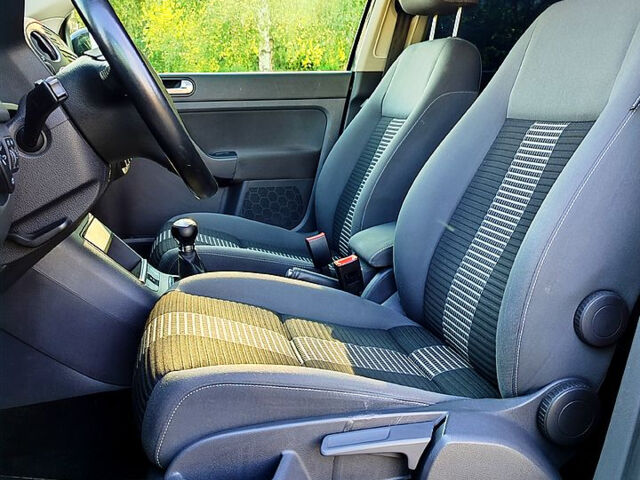 Черный Фольксваген Гольф Плюс, объемом двигателя 1.4 л и пробегом 195 тыс. км за 6799 $, фото 10 на Automoto.ua