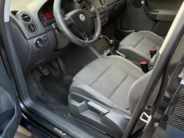 Черный Фольксваген Гольф Плюс, объемом двигателя 2 л и пробегом 229 тыс. км за 6379 $, фото 6 на Automoto.ua