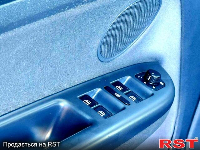 Черный Фольксваген Гольф Плюс, объемом двигателя 1.4 л и пробегом 180 тыс. км за 6650 $, фото 5 на Automoto.ua