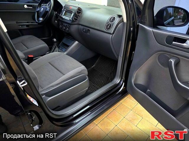 Фольксваген Гольф Плюс 2009 в Днепре (Днепропетровске) на Automoto.ua Черный Фольксваген Гольф Плюс, объемом двигателя 1.6 л и пробегом 142 тыс. км за 7200 $, фото 9 на Automoto.ua