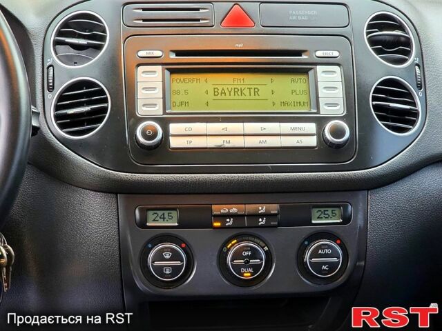 Фольксваген Гольф Плюс 2009 в Днепре (Днепропетровске) на Automoto.ua Черный Фольксваген Гольф Плюс, объемом двигателя 1.6 л и пробегом 142 тыс. км за 7200 $, фото 7 на Automoto.ua