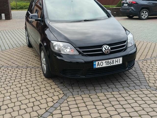 Черный Фольксваген Гольф Плюс, объемом двигателя 1.9 л и пробегом 260 тыс. км за 5400 $, фото 3 на Automoto.ua
