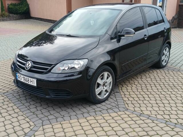 Черный Фольксваген Гольф Плюс, объемом двигателя 1.9 л и пробегом 260 тыс. км за 5400 $, фото 2 на Automoto.ua