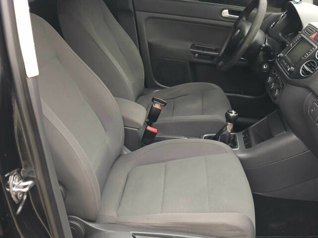 Черный Фольксваген Гольф Плюс, объемом двигателя 1.9 л и пробегом 260 тыс. км за 5400 $, фото 7 на Automoto.ua