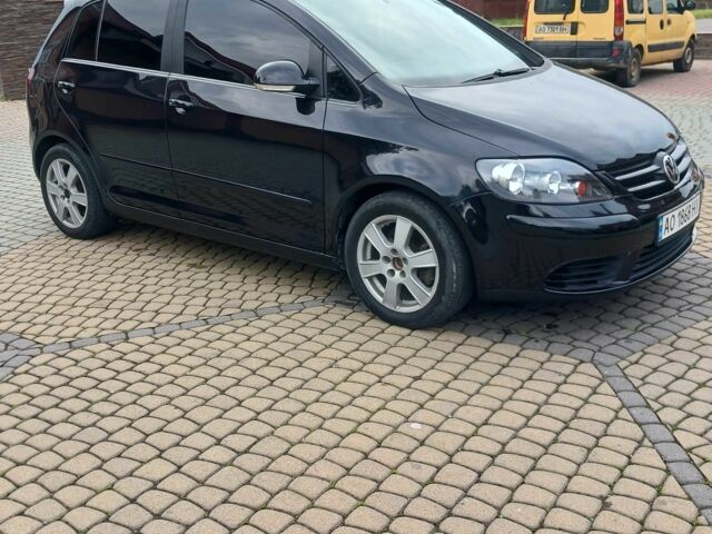 Черный Фольксваген Гольф Плюс, объемом двигателя 1.9 л и пробегом 260 тыс. км за 5400 $, фото 5 на Automoto.ua