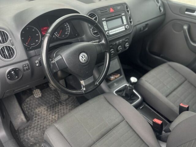 Черный Фольксваген Гольф Плюс, объемом двигателя 1.9 л и пробегом 167 тыс. км за 5900 $, фото 7 на Automoto.ua