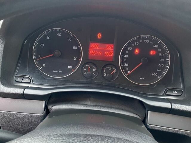 Чорний Фольксваген Golf Plus, об'ємом двигуна 1.6 л та пробігом 235 тис. км за 5200 $, фото 5 на Automoto.ua