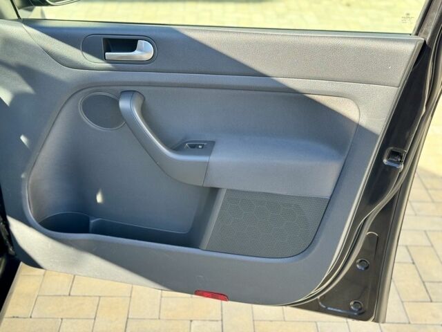 Черный Фольксваген Гольф Плюс, объемом двигателя 1.4 л и пробегом 154 тыс. км за 6500 $, фото 15 на Automoto.ua