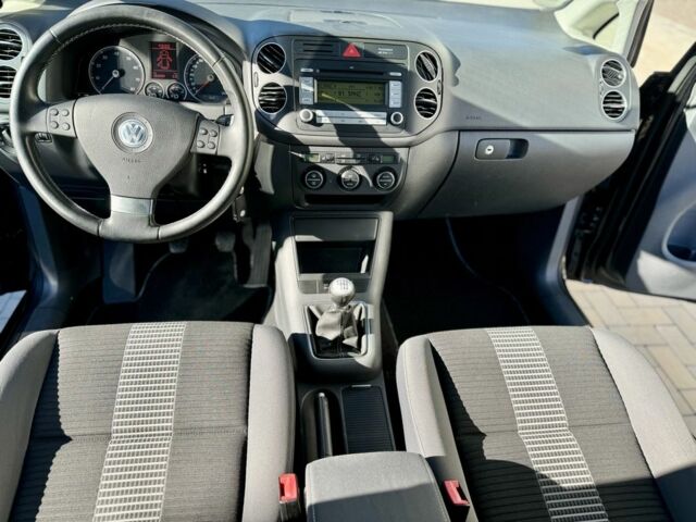 Черный Фольксваген Гольф Плюс, объемом двигателя 1.4 л и пробегом 154 тыс. км за 6500 $, фото 11 на Automoto.ua