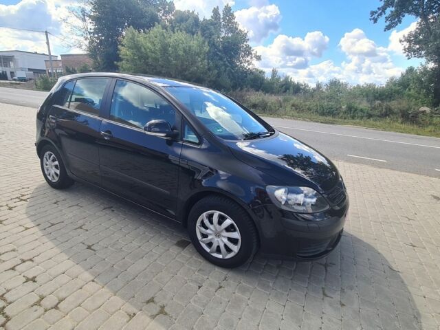 Черный Фольксваген Гольф Плюс, объемом двигателя 1.4 л и пробегом 197 тыс. км за 5600 $, фото 1 на Automoto.ua