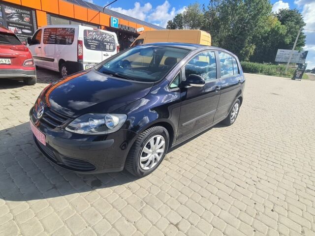 Черный Фольксваген Гольф Плюс, объемом двигателя 1.4 л и пробегом 197 тыс. км за 5600 $, фото 5 на Automoto.ua