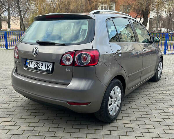 Коричневий Фольксваген Golf Plus, об'ємом двигуна 1.6 л та пробігом 273 тис. км за 6300 $, фото 7 на Automoto.ua