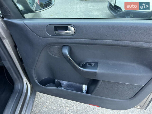 Коричневый Фольксваген Гольф Плюс, объемом двигателя 1.4 л и пробегом 194 тыс. км за 8244 $, фото 9 на Automoto.ua