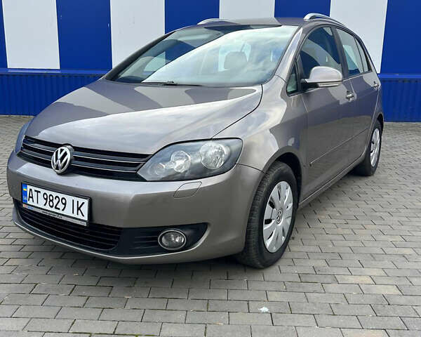 Коричневий Фольксваген Golf Plus, об'ємом двигуна 1.6 л та пробігом 273 тис. км за 6300 $, фото 1 на Automoto.ua