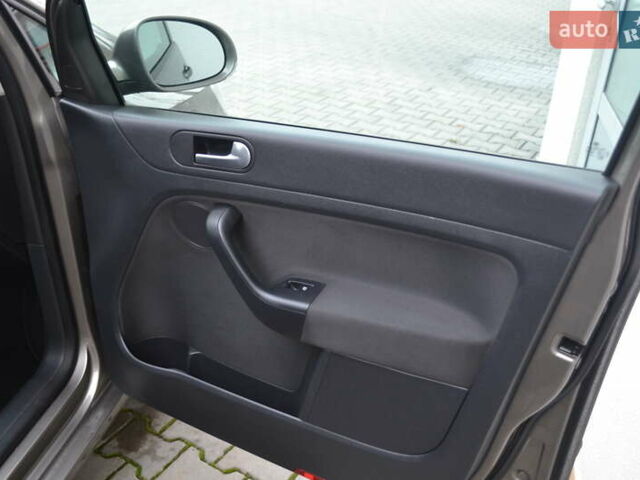 Коричневый Фольксваген Гольф Плюс, объемом двигателя 1.6 л и пробегом 183 тыс. км за 9200 $, фото 27 на Automoto.ua