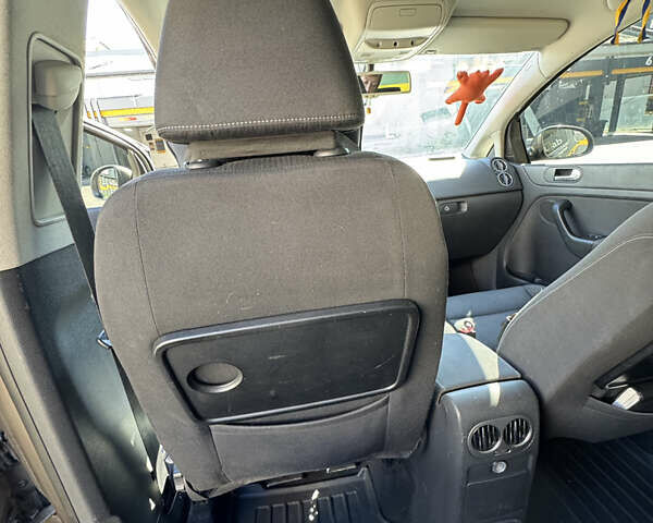 Коричневий Фольксваген Golf Plus, об'ємом двигуна 1.2 л та пробігом 210 тис. км за 7500 $, фото 36 на Automoto.ua