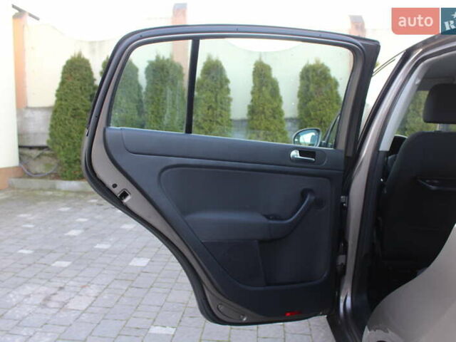 Коричневий Фольксваген Golf Plus, об'ємом двигуна 1.4 л та пробігом 192 тис. км за 7390 $, фото 83 на Automoto.ua