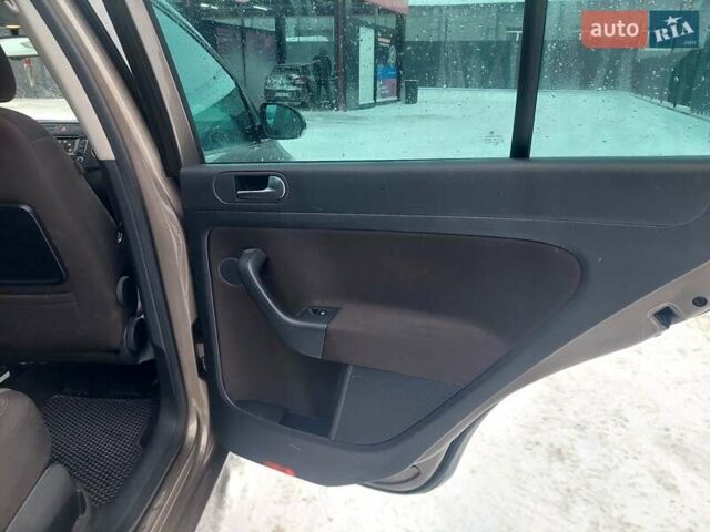 Коричневый Фольксваген Гольф Плюс, объемом двигателя 1.6 л и пробегом 366 тыс. км за 6850 $, фото 27 на Automoto.ua