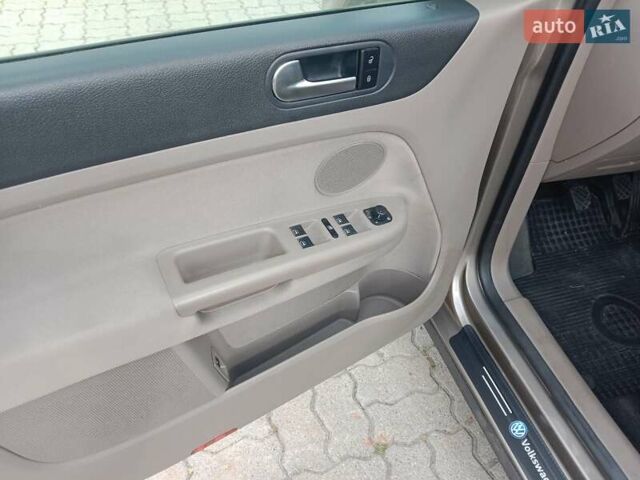 Коричневый Фольксваген Гольф Плюс, объемом двигателя 1.6 л и пробегом 271 тыс. км за 8200 $, фото 13 на Automoto.ua