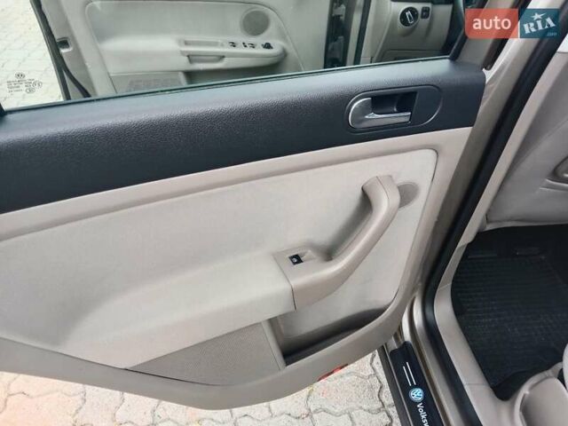 Коричневий Фольксваген Golf Plus, об'ємом двигуна 1.6 л та пробігом 271 тис. км за 9350 $, фото 21 на Automoto.ua