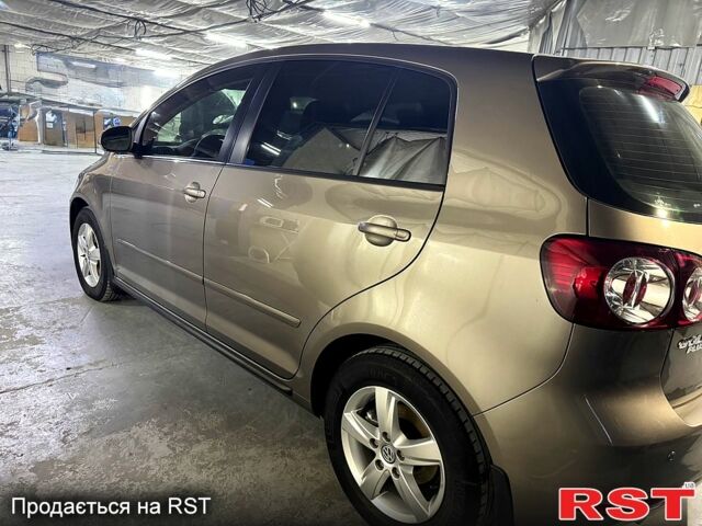 Коричневий Фольксваген Golf Plus, об'ємом двигуна 1.4 л та пробігом 123 тис. км за 10900 $, фото 1 на Automoto.ua