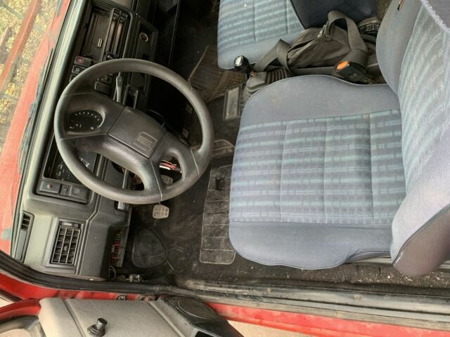 Красный Фольксваген Гольф Плюс, объемом двигателя 1.6 л и пробегом 340 тыс. км за 903 $, фото 4 на Automoto.ua