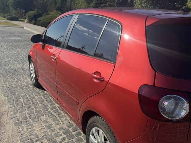 Фольксваген Гольф Плюс 2005 в Сарнах на Automoto.ua Красный Фольксваген Гольф Плюс, объемом двигателя 1.9 л и пробегом 235 тыс. км за 5700 $, фото 3 на Automoto.ua
