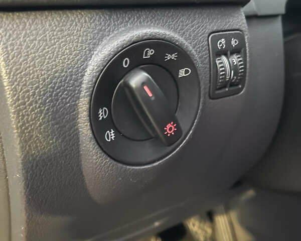 Красный Фольксваген Гольф Плюс, объемом двигателя 1.6 л и пробегом 232 тыс. км за 5100 $, фото 15 на Automoto.ua