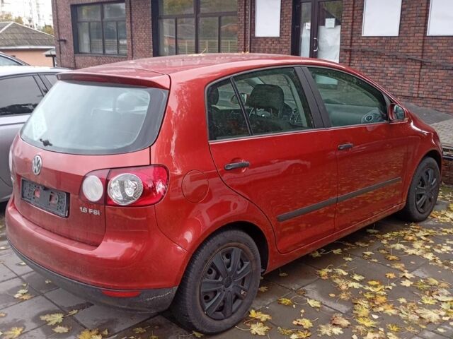 Красный Фольксваген Гольф Плюс, объемом двигателя 1.6 л и пробегом 232 тыс. км за 4850 $, фото 3 на Automoto.ua