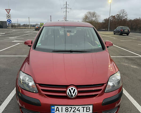Красный Фольксваген Гольф Плюс, объемом двигателя 1.6 л и пробегом 232 тыс. км за 5100 $, фото 1 на Automoto.ua